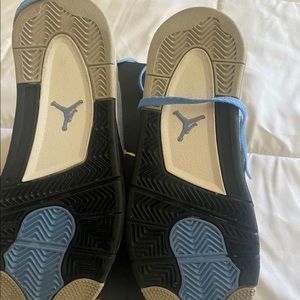 Jordan Retro 4 youth 3